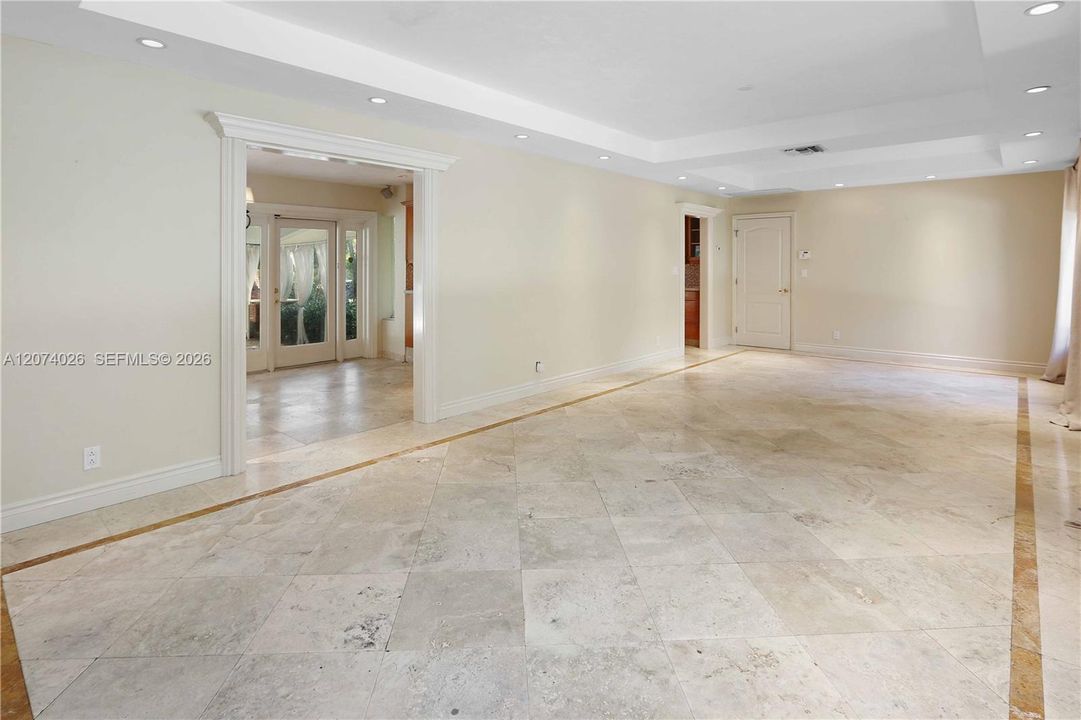 En Venta: $1,800,000 (3 camas, 2 baños, 2005 Pies cuadrados)