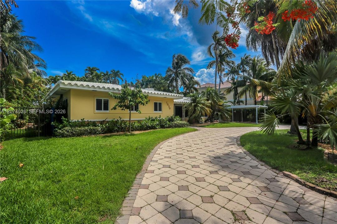 En Venta: $1,800,000 (3 camas, 2 baños, 2005 Pies cuadrados)