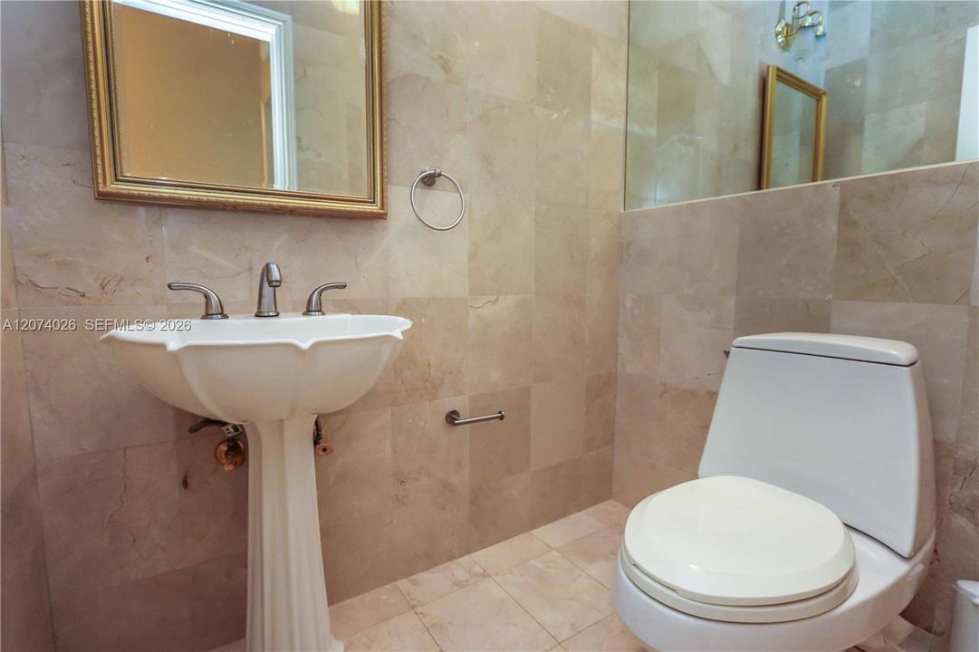En Venta: $1,800,000 (3 camas, 2 baños, 2005 Pies cuadrados)