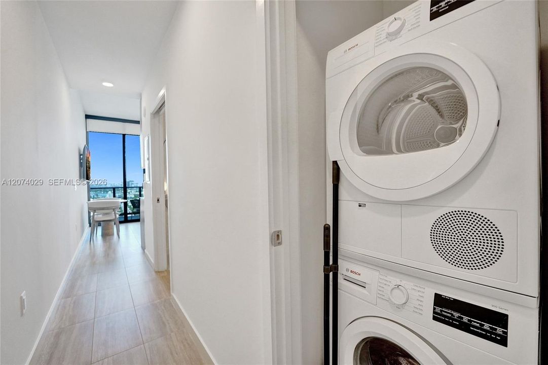 For Rent: $5,000 (1 beds, 1 baths, 412 Square Feet)