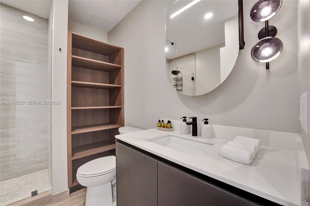 For Rent: $5,000 (1 beds, 1 baths, 412 Square Feet)