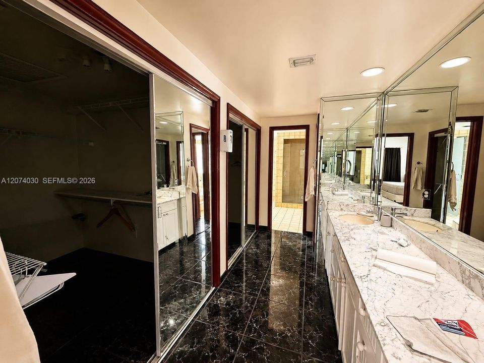 На продажу: $889,900 (4 спален, 2 ванн, 3291 Квадратных фут)