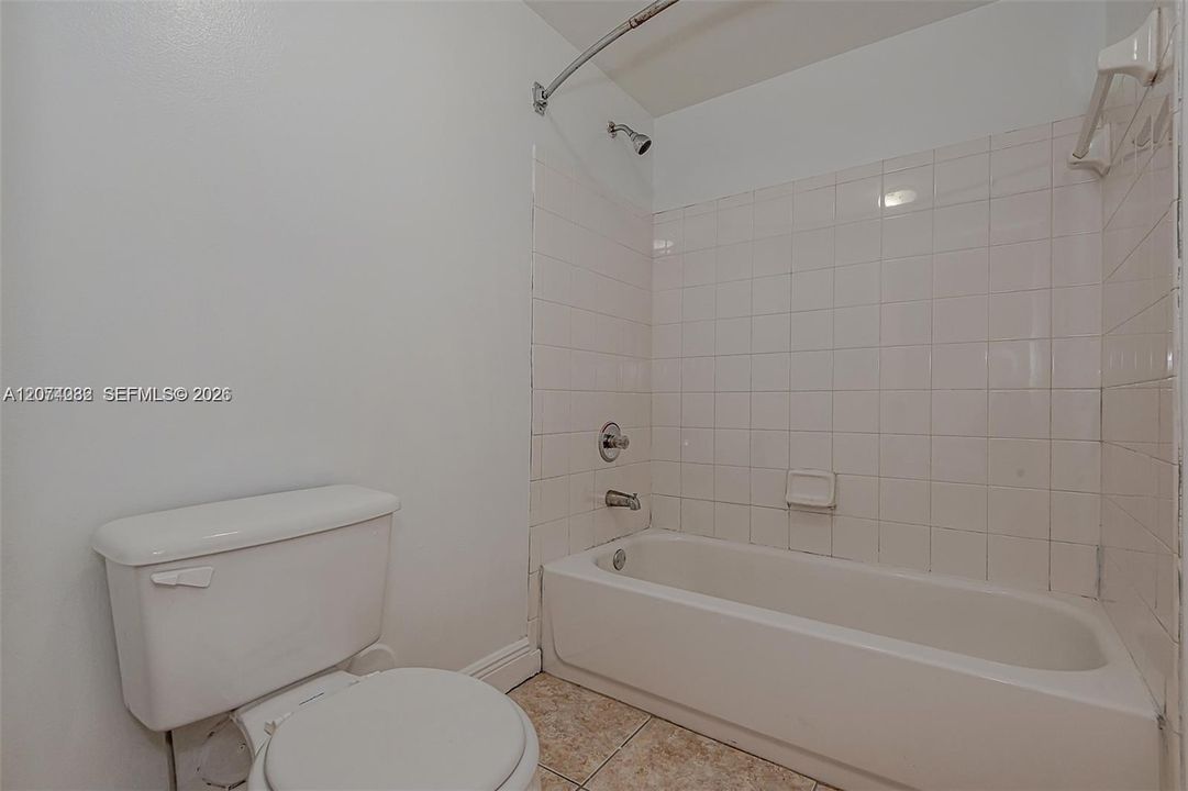 For Rent: $2,350 (1 beds, 1 baths, 850 Square Feet)