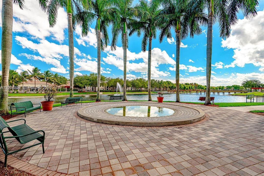 For Rent: $2,350 (1 beds, 1 baths, 850 Square Feet)