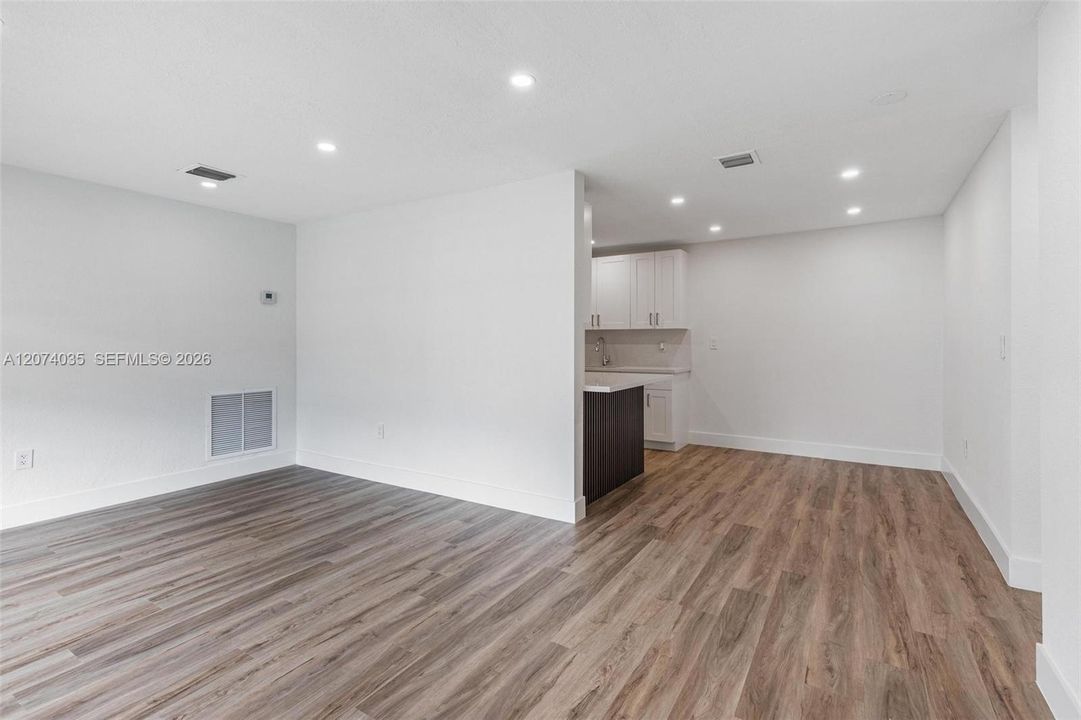 For Sale: $505,000 (3 beds, 2 baths, 1040 Square Feet)