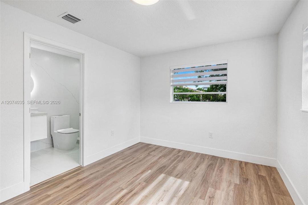 For Sale: $505,000 (3 beds, 2 baths, 1040 Square Feet)