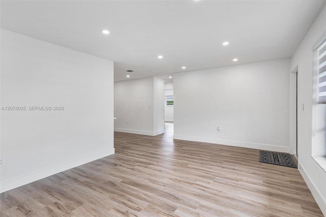 For Sale: $505,000 (3 beds, 2 baths, 1040 Square Feet)
