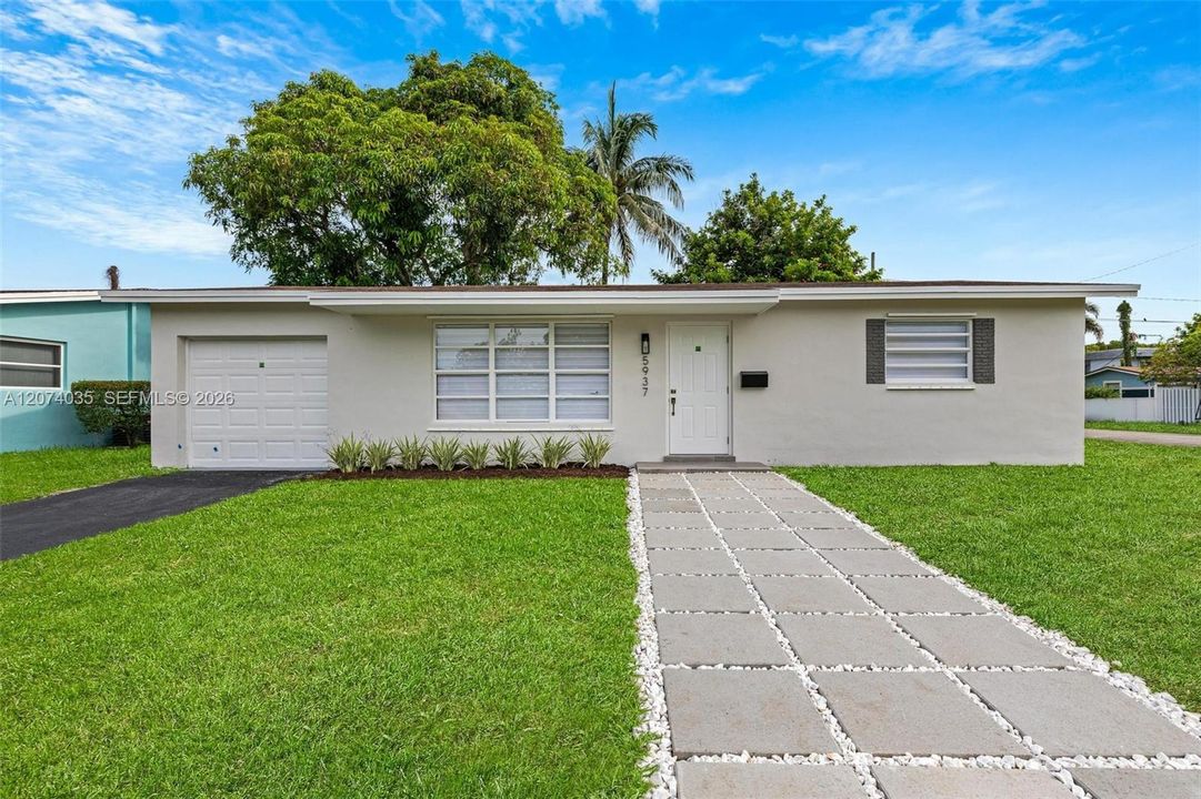 For Sale: $505,000 (3 beds, 2 baths, 1040 Square Feet)