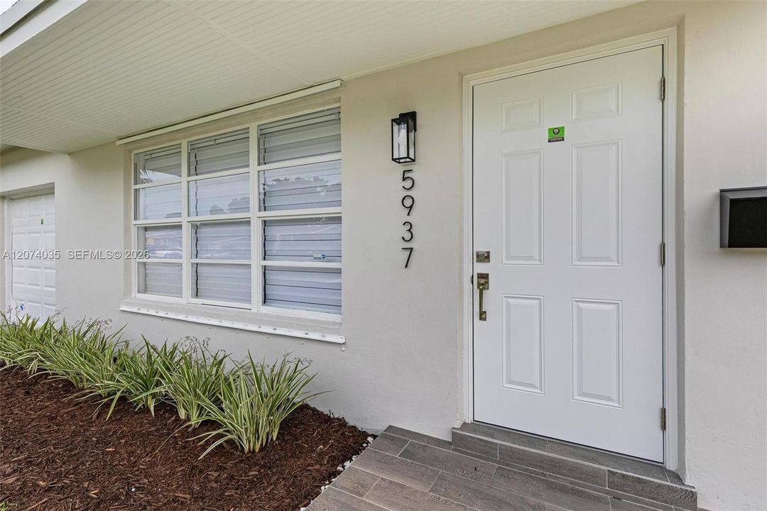For Sale: $505,000 (3 beds, 2 baths, 1040 Square Feet)