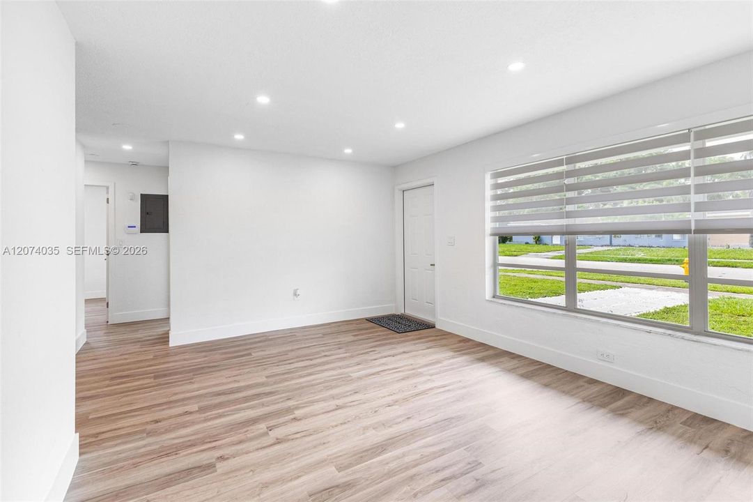 For Sale: $505,000 (3 beds, 2 baths, 1040 Square Feet)