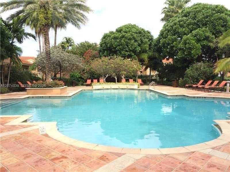 For Rent: $1,700 (1 beds, 1 baths, 684 Square Feet)