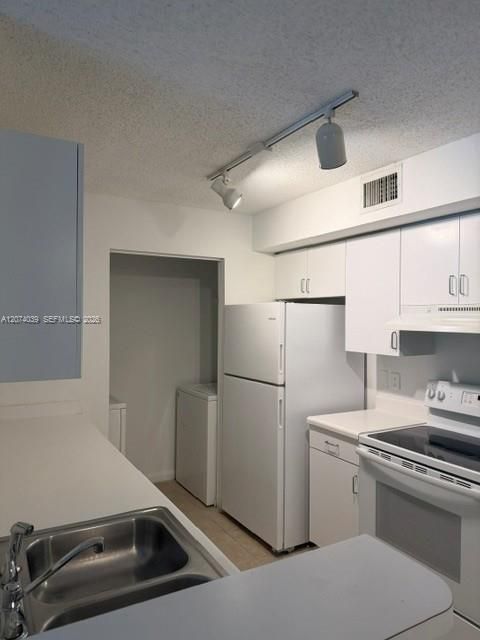 For Rent: $1,700 (1 beds, 1 baths, 684 Square Feet)
