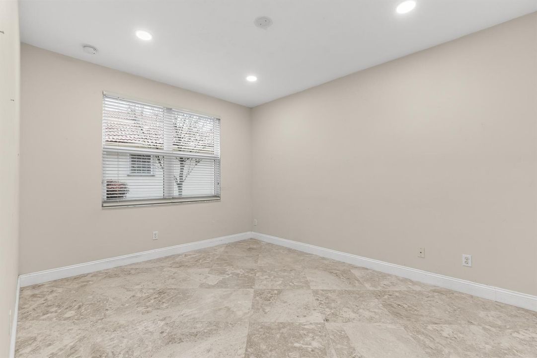 REMAX SLHG 6966 Great Falls Valenica Poi