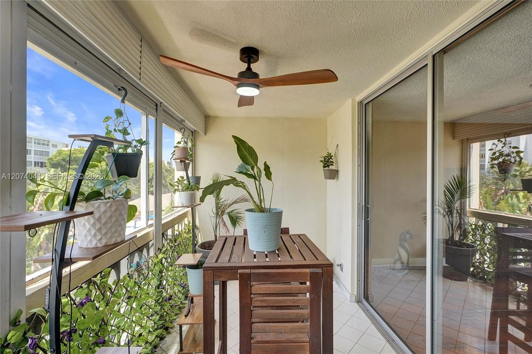 For Sale: $200,000 (2 beds, 2 baths, 1092 Square Feet)