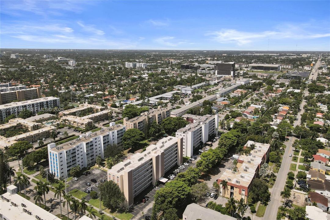 For Sale: $200,000 (2 beds, 2 baths, 1092 Square Feet)