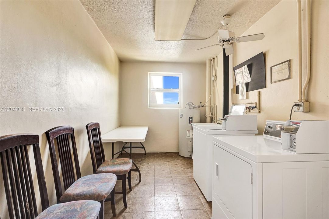 For Sale: $200,000 (2 beds, 2 baths, 1092 Square Feet)