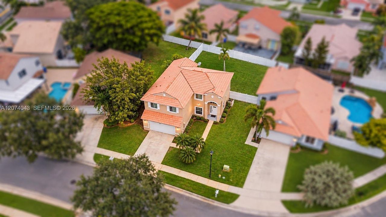 For Sale: $725,000 (4 beds, 2 baths, 2071 Square Feet)