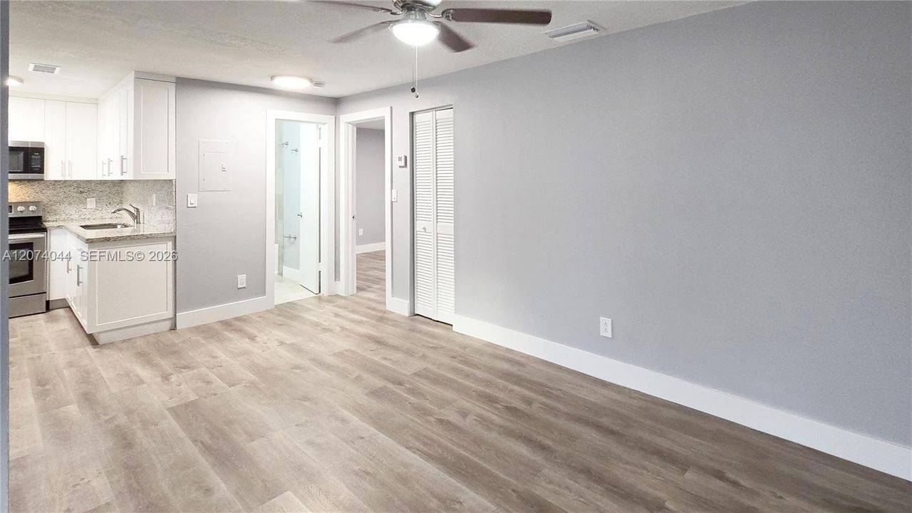 For Rent: $1,800 (1 beds, 1 baths, 680 Square Feet)