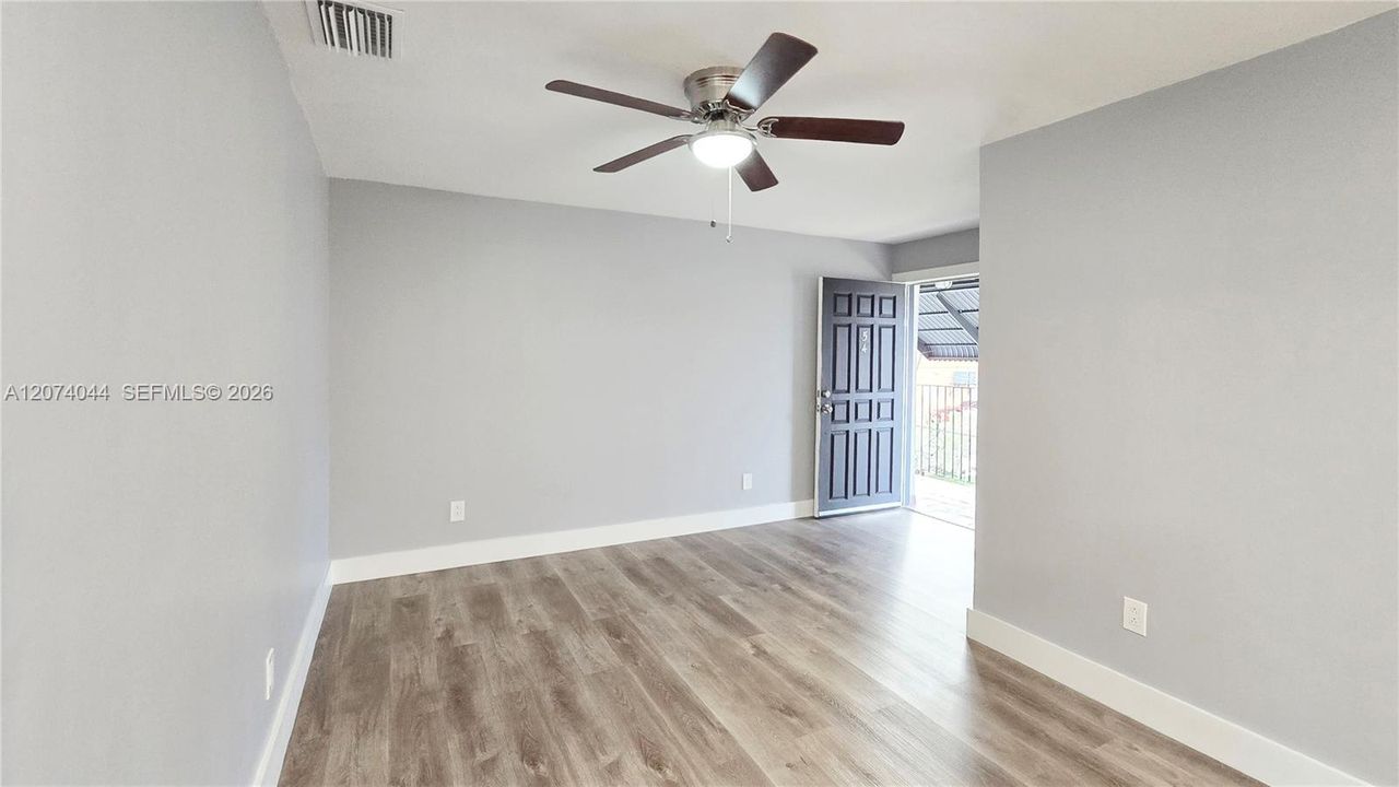 For Rent: $1,800 (1 beds, 1 baths, 680 Square Feet)