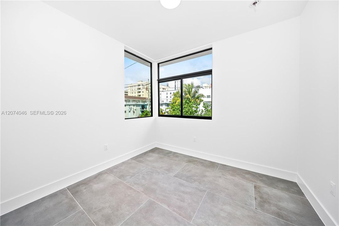 For Rent: $4,500 (3 beds, 3 baths, 1552 Square Feet)