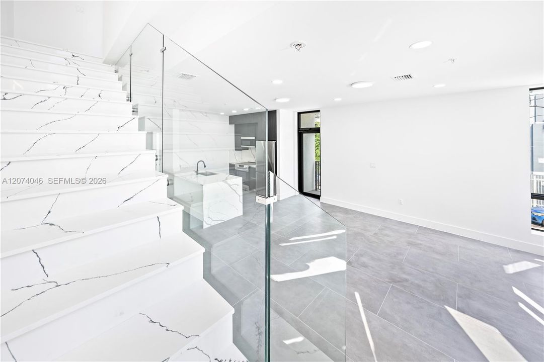 For Rent: $4,500 (3 beds, 3 baths, 1552 Square Feet)