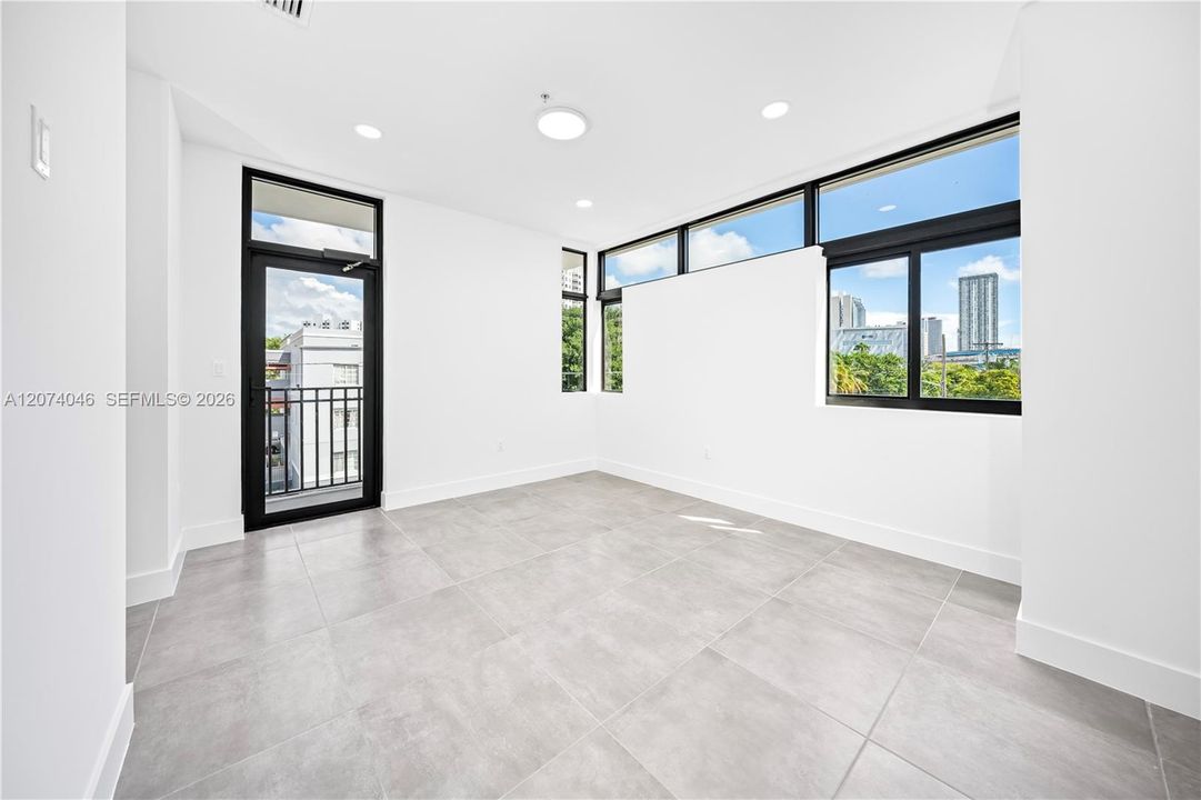 For Rent: $4,500 (3 beds, 3 baths, 1552 Square Feet)