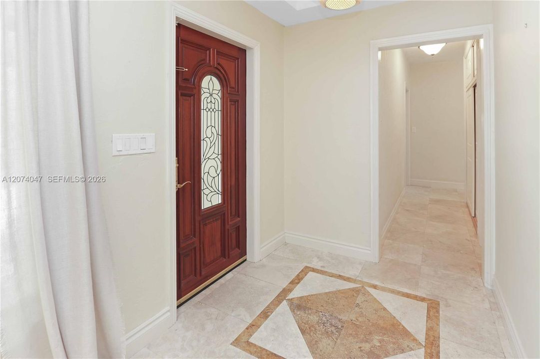 For Rent: $9,000 (3 beds, 2 baths, 2005 Square Feet)