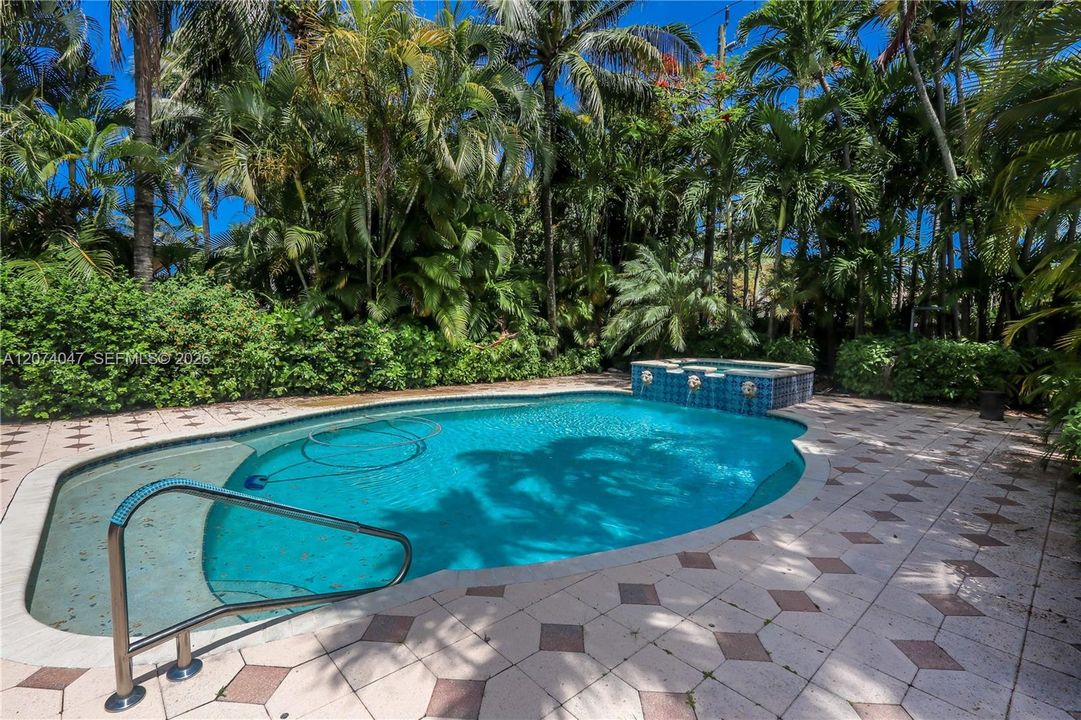 For Rent: $9,000 (3 beds, 2 baths, 2005 Square Feet)