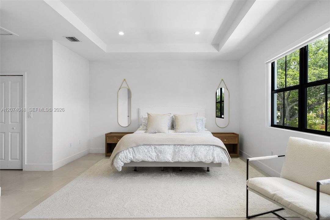 For Sale: $1,749,000 (5 beds, 5 baths, 3533 Square Feet)