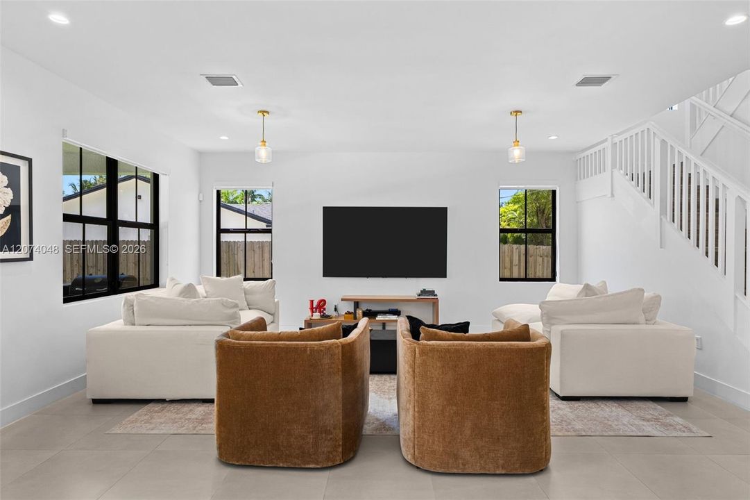 For Sale: $1,749,000 (5 beds, 5 baths, 3533 Square Feet)