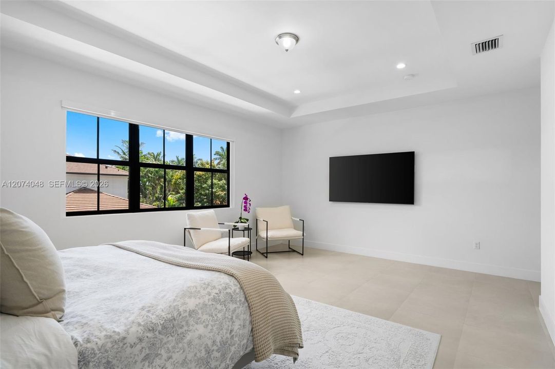 For Sale: $1,749,000 (5 beds, 5 baths, 3533 Square Feet)