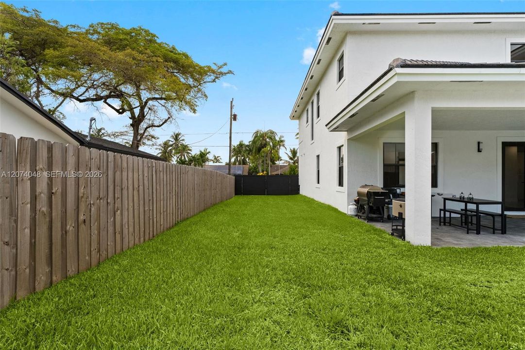 For Sale: $1,749,000 (5 beds, 5 baths, 3533 Square Feet)