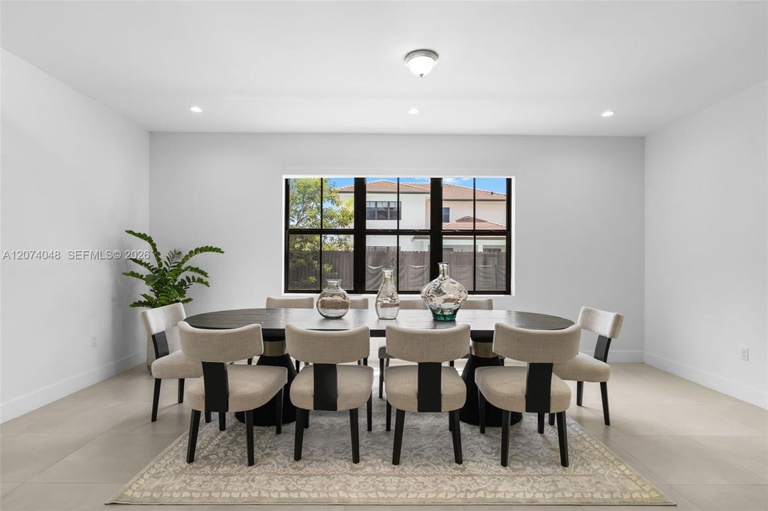 For Sale: $1,749,000 (5 beds, 5 baths, 3533 Square Feet)
