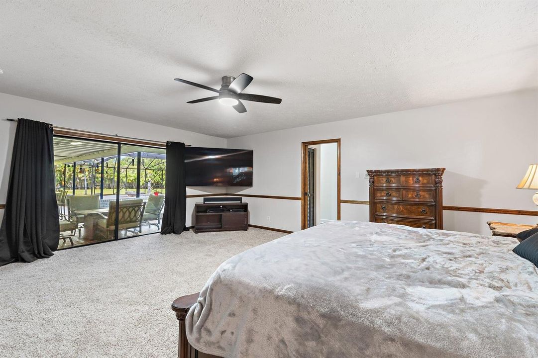 018-12395-153rdCtN-Primary-Bedroom