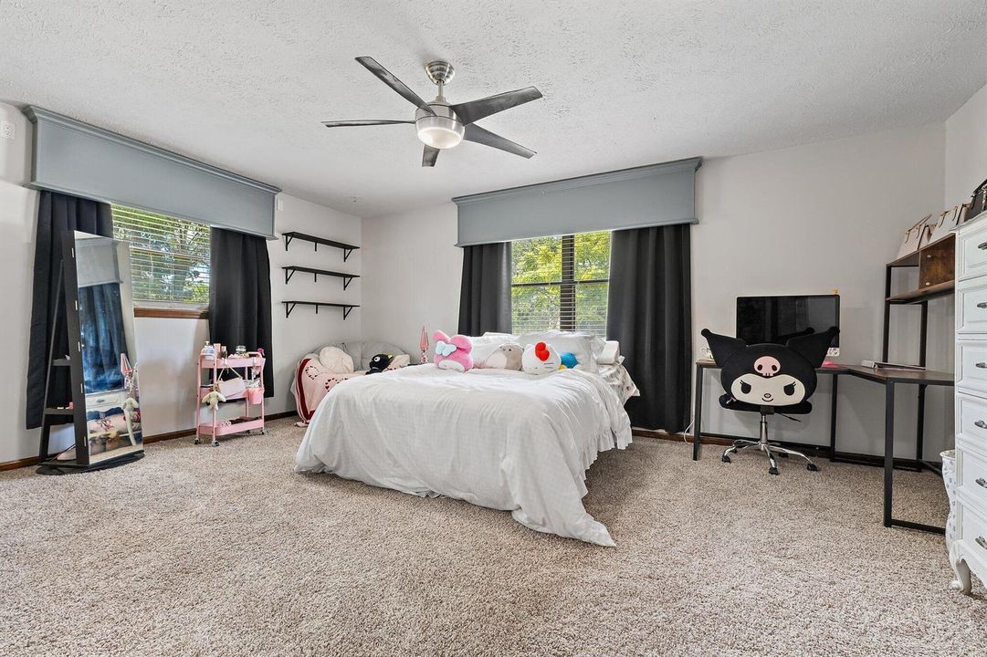 027-12395-153rdCtN-Bedroom-2