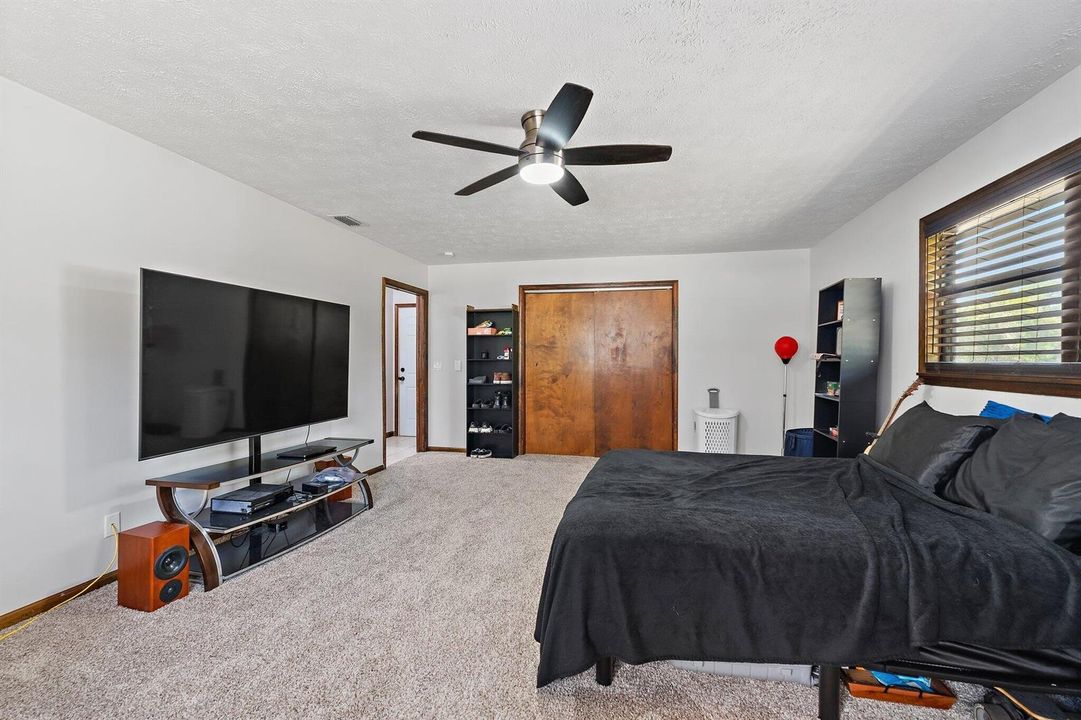 039-12395-153rdCtN-Bedroom-3