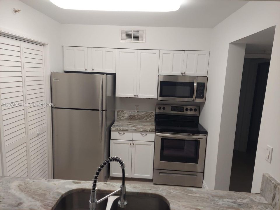 En Venta: $237,000 (1 camas, 1 baños, 898 Pies cuadrados)