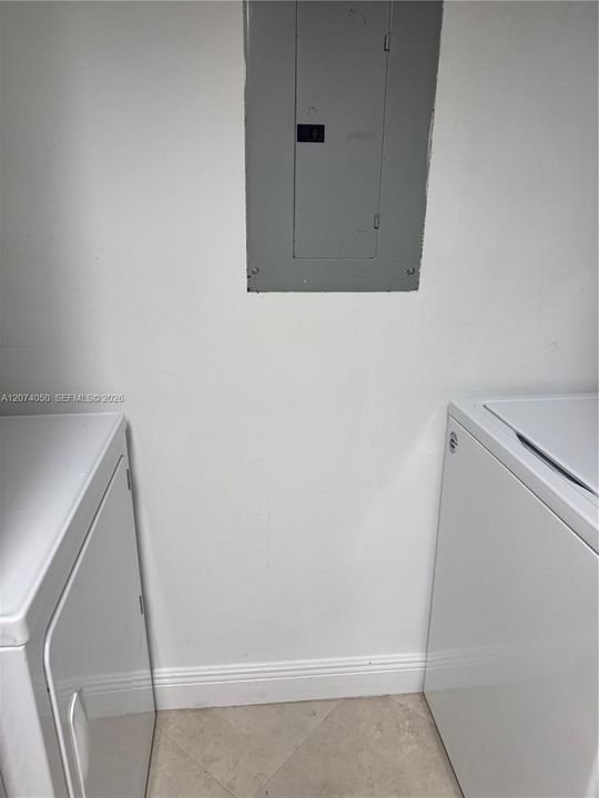 En Venta: $237,000 (1 camas, 1 baños, 898 Pies cuadrados)
