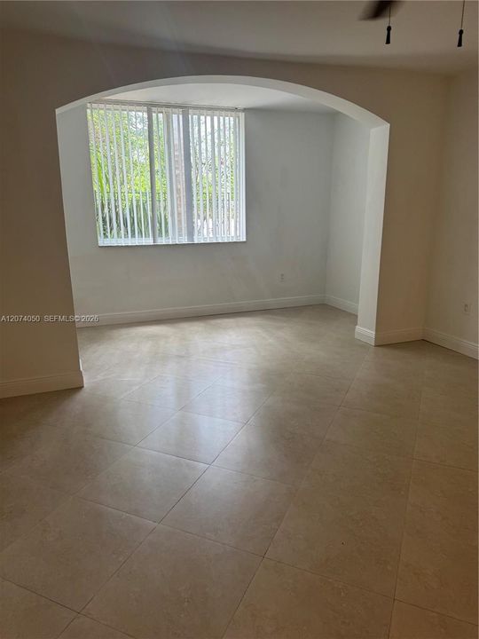 En Venta: $237,000 (1 camas, 1 baños, 898 Pies cuadrados)