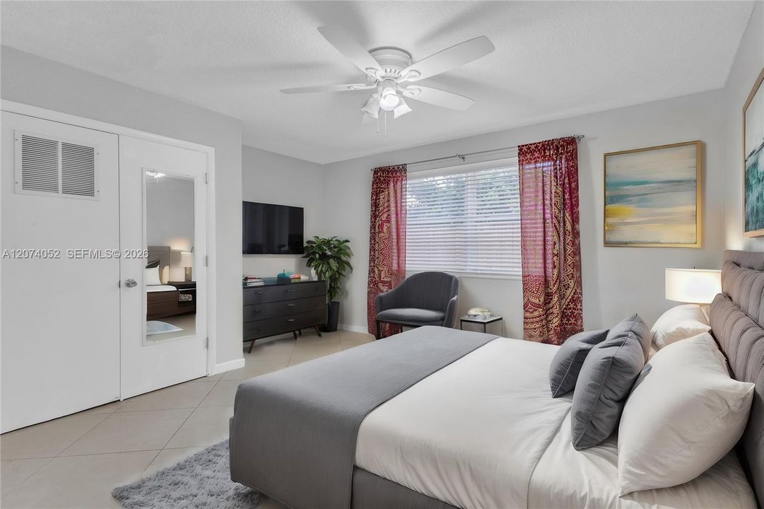 For Rent: $2,300 (3 beds, 2 baths, 960 Square Feet)