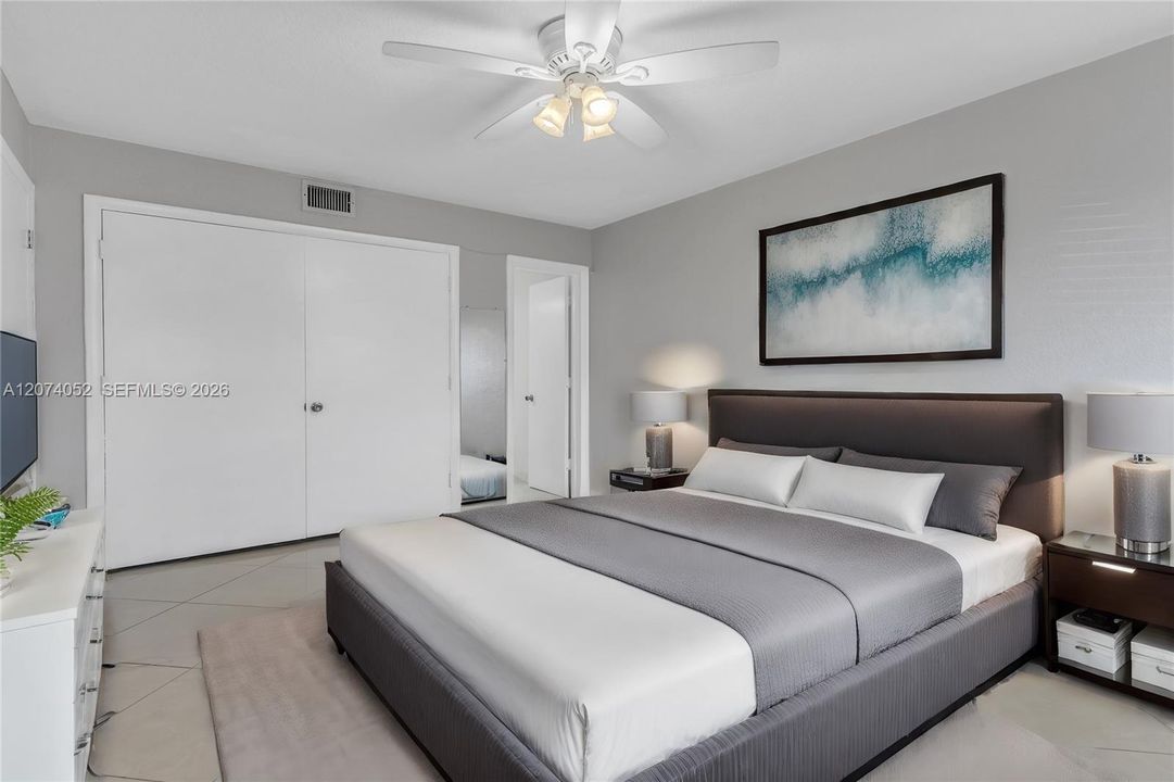 For Rent: $2,300 (3 beds, 2 baths, 960 Square Feet)