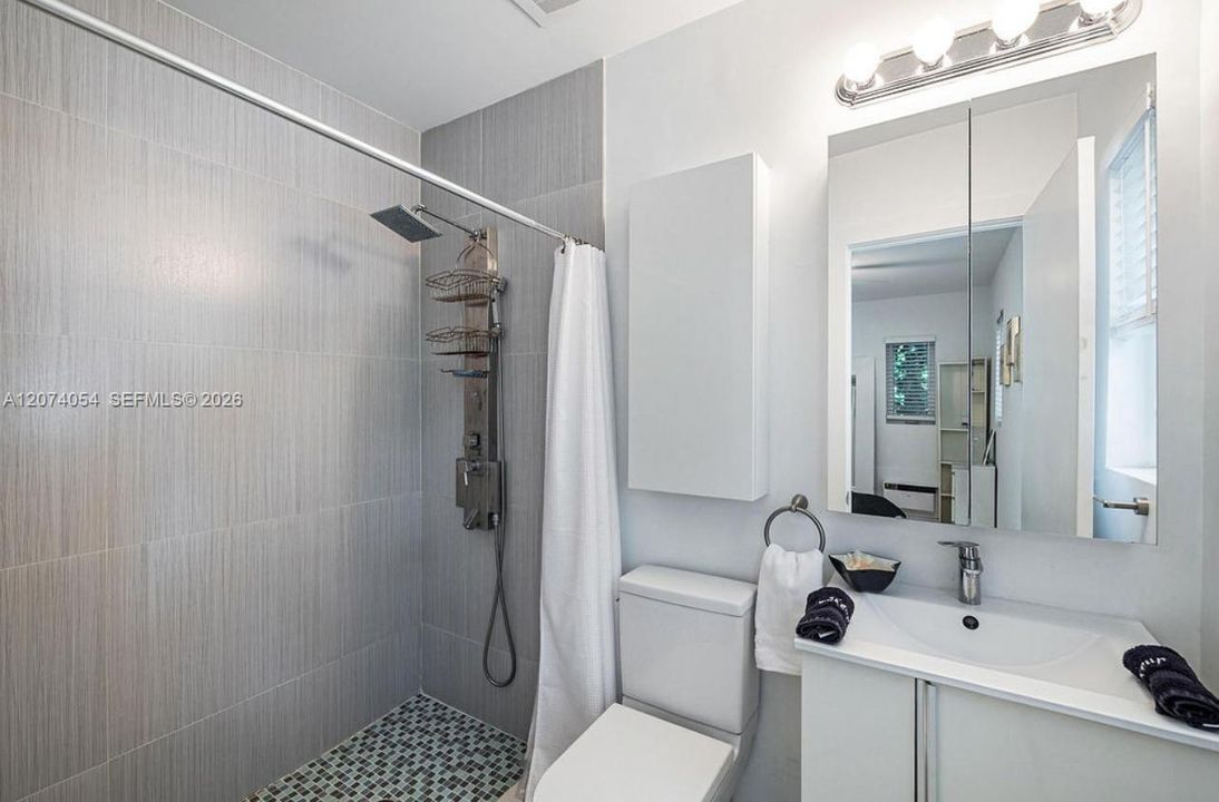 For Rent: $2,350 (1 beds, 1 baths, 600 Square Feet)