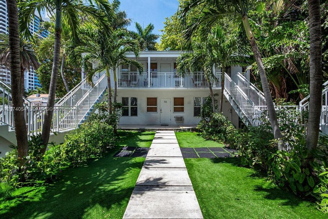 For Rent: $2,350 (1 beds, 1 baths, 600 Square Feet)
