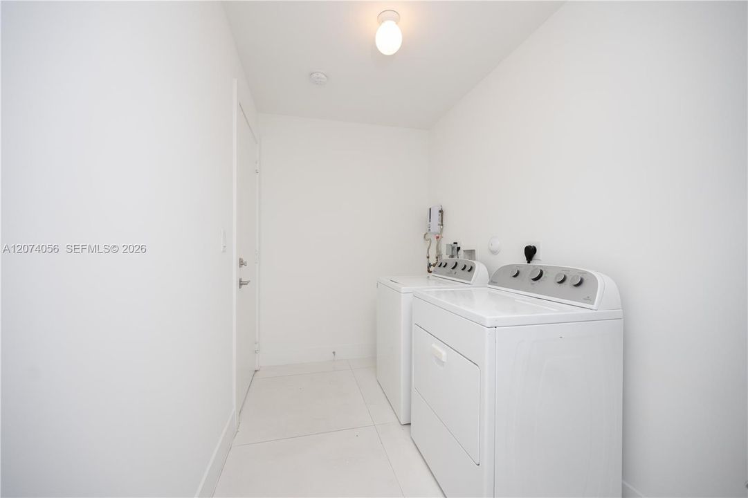 For Sale: $850,000 (4 beds, 3 baths, 2335 Square Feet)