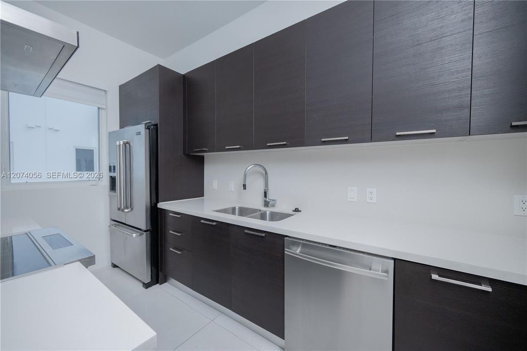 For Sale: $850,000 (4 beds, 3 baths, 2335 Square Feet)