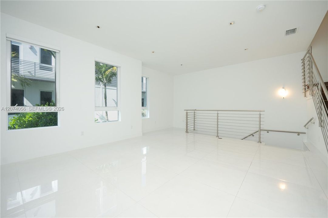 For Sale: $850,000 (4 beds, 3 baths, 2335 Square Feet)