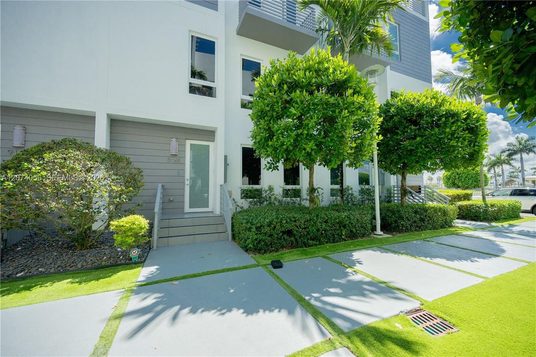 For Sale: $850,000 (4 beds, 3 baths, 2335 Square Feet)