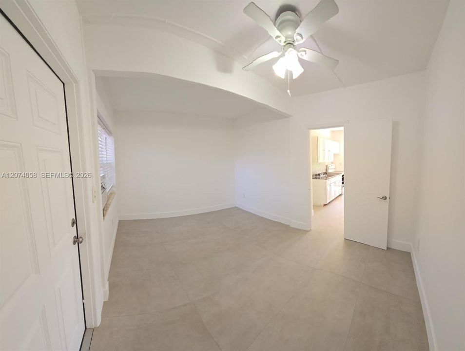 For Rent: $1,400 (1 beds, 1 baths, 450 Square Feet)