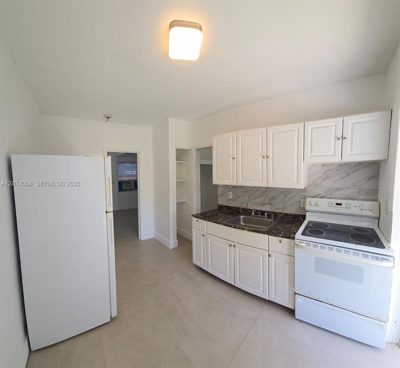 For Rent: $1,400 (1 beds, 1 baths, 450 Square Feet)