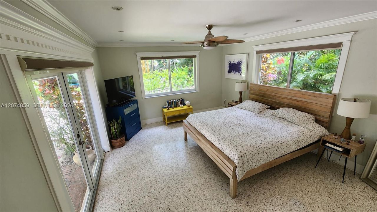 For Sale: $899,000 (4 beds, 2 baths, 2220 Square Feet)